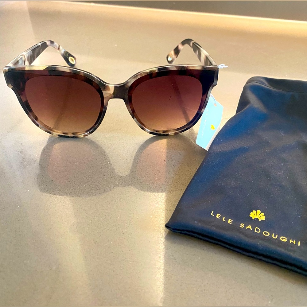 Lele Sadoughi women's tortoise brown new sunglasses